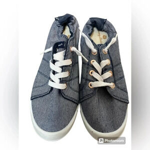 TOMMY BAHAMA N Woman’s No-Tie Memory Foam Slip-on Sneakers, Blue/White Striped 9